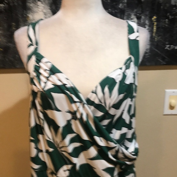 Lane Bryant Green Floral Wide Leg Crisscross Front Jumpsuit w/Pockets-Size 18/20 - Picture 5 of 10